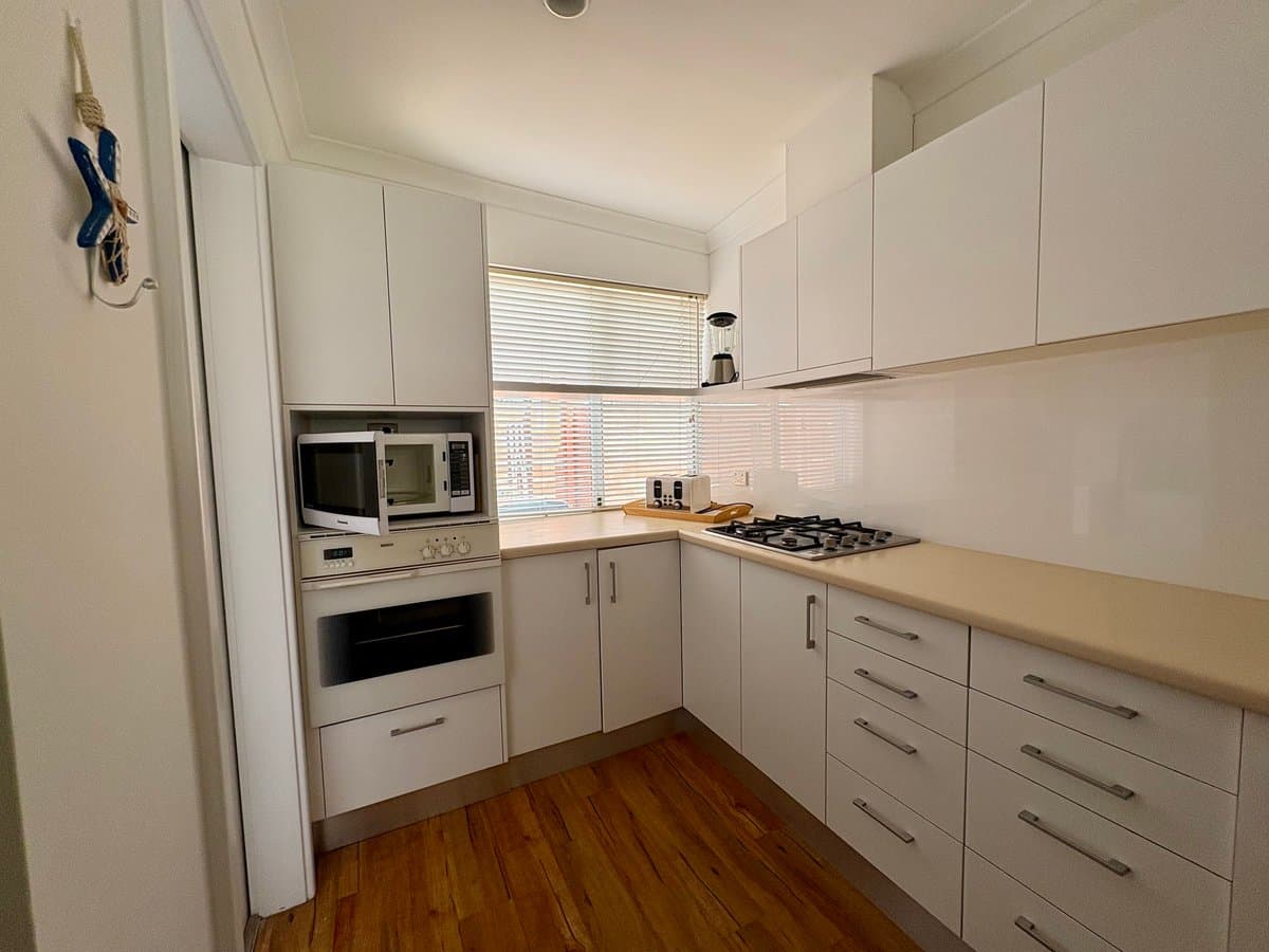 Furnished 3 Bedroom House in Broadwater