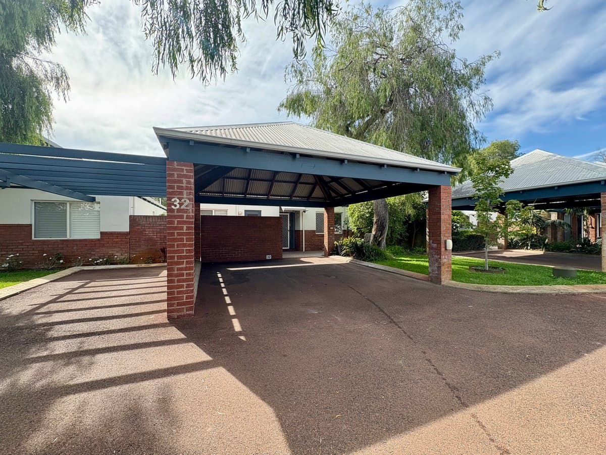 Furnished 3 Bedroom House in Broadwater