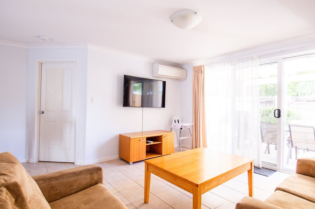 Furnished 3 Bedroom House in Broadwater