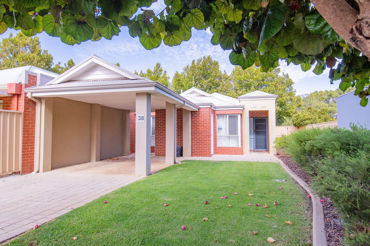 Furnished 3 Bedroom House in Broadwater