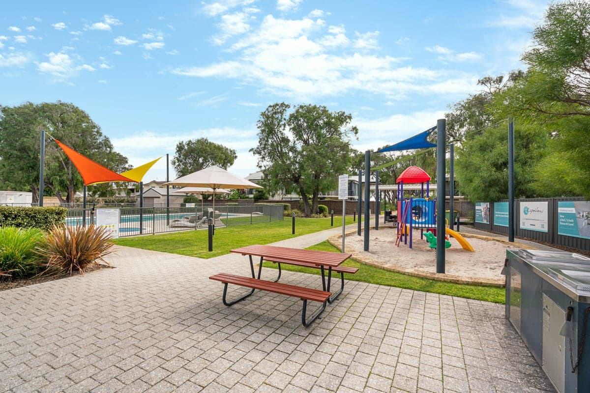 Furnished 2 Bedroom House in Broadwater