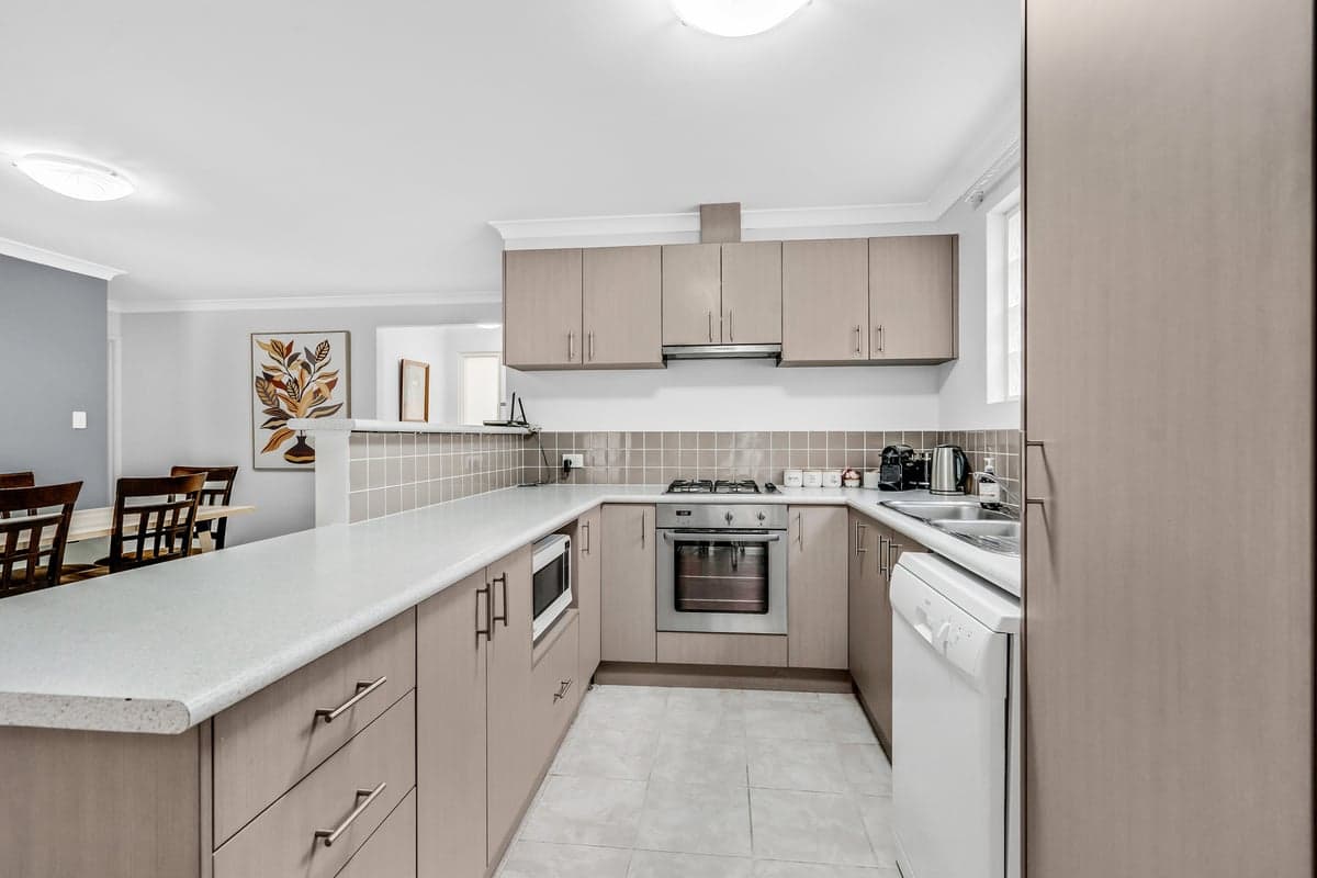 Furnished 2 Bedroom House in Broadwater