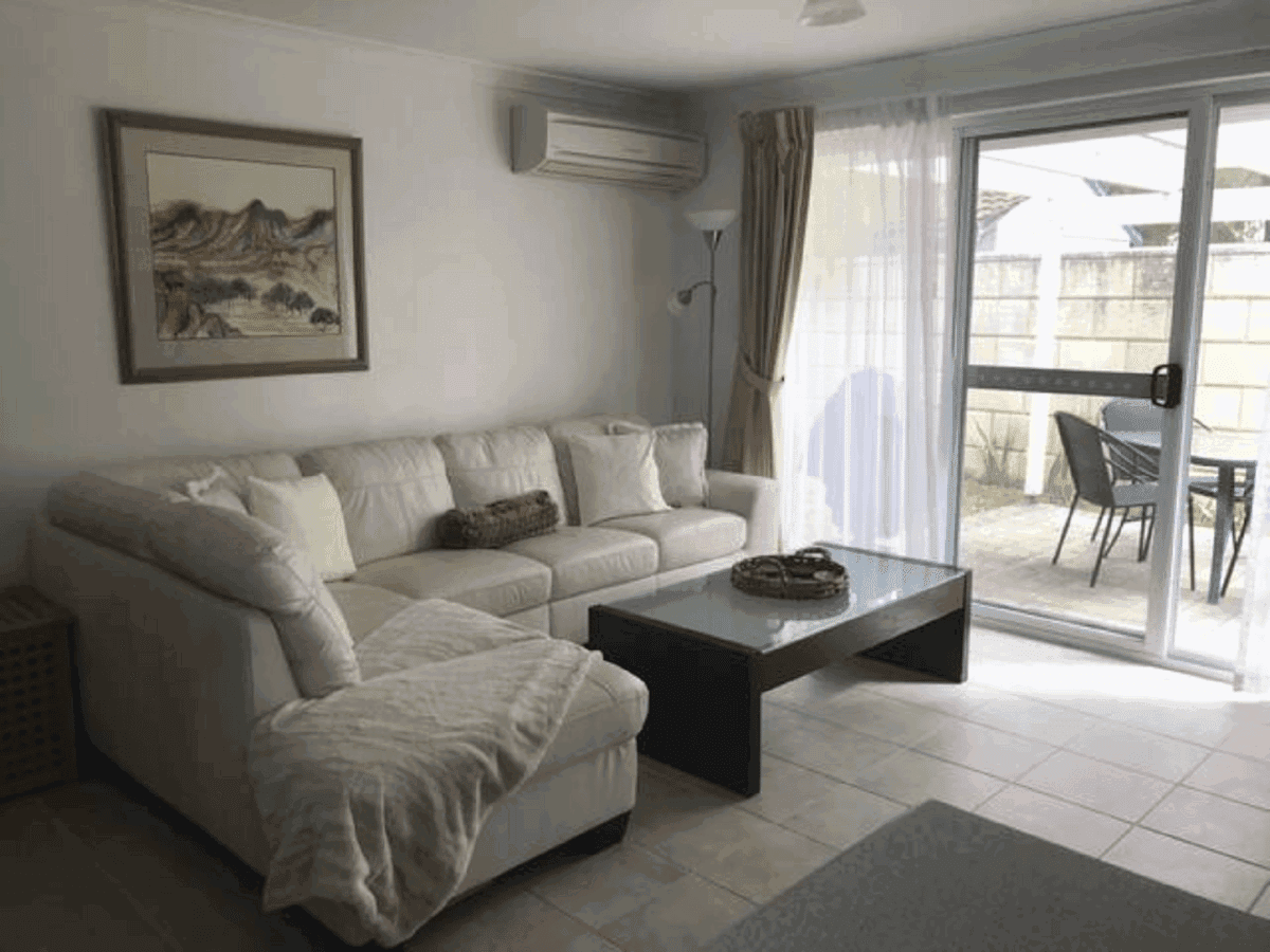 Furnished 2 Bedroom House in Broadwater