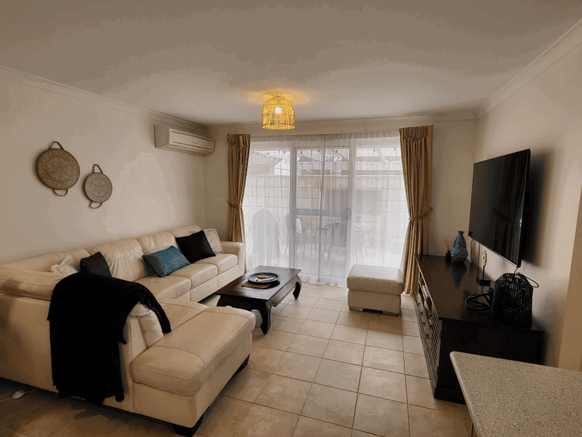 Furnished 2 Bedroom House in Broadwater