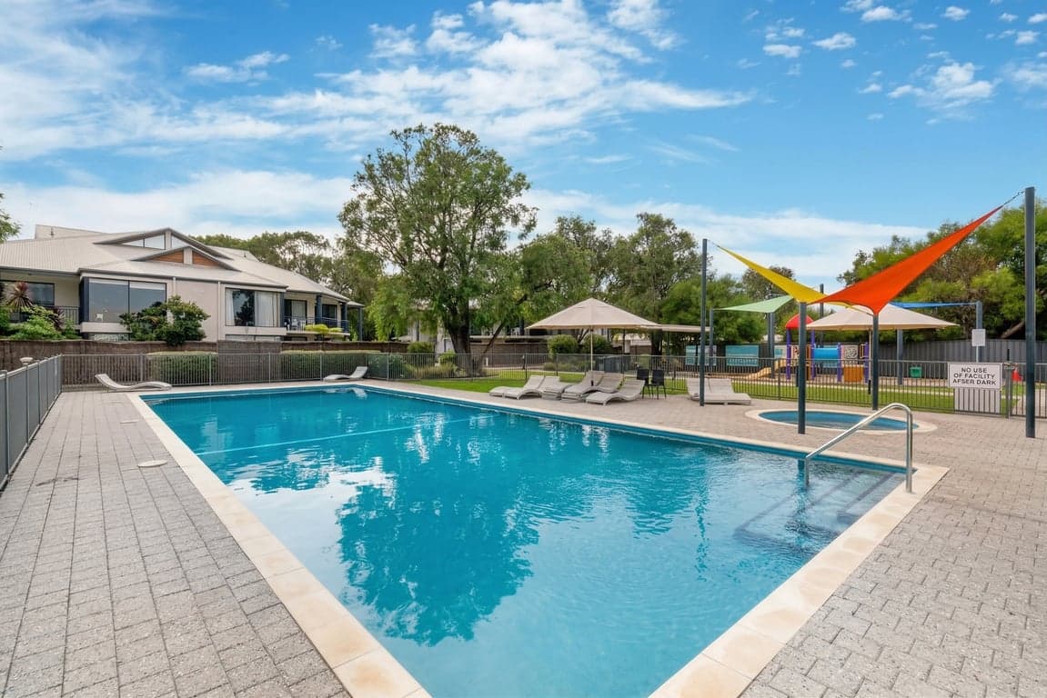 Furnished 2 Bedroom House in Broadwater