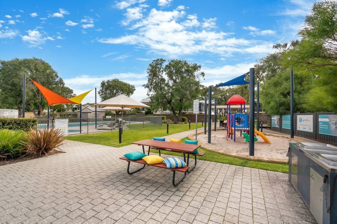 Furnished 2 Bedroom House in Broadwater