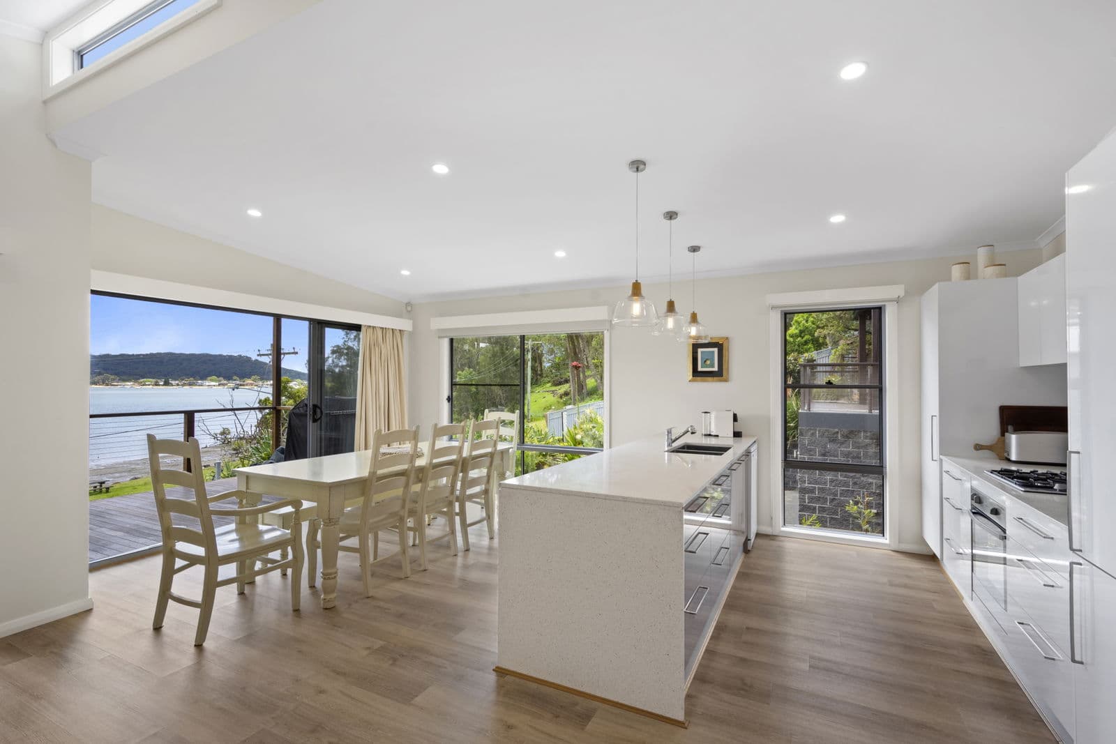 Furnished 3 Bedroom House in Pretty Beach