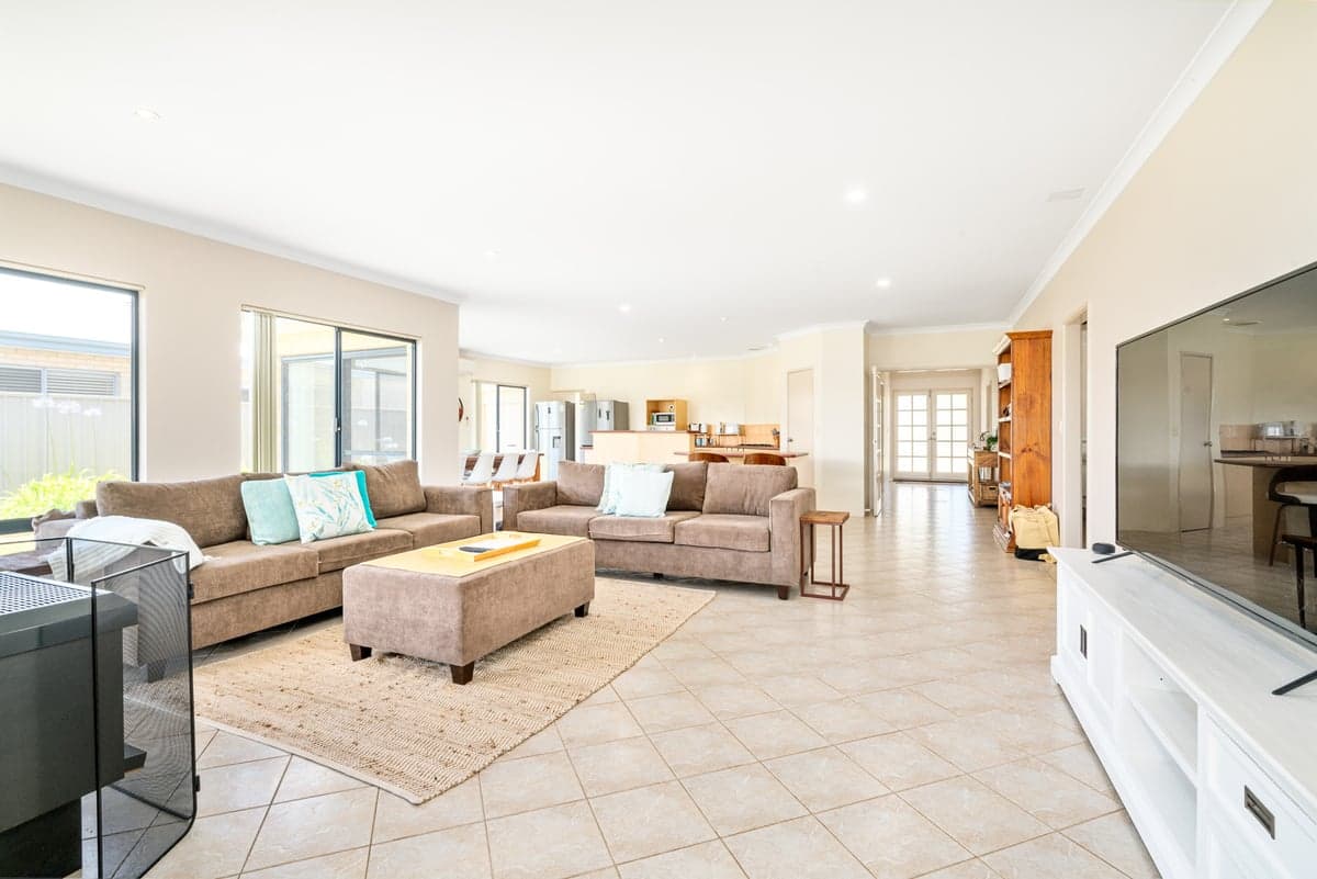 Furnished 4 Bedroom House in Quindalup