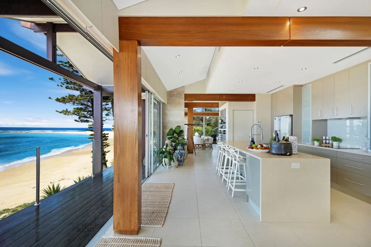 Furnished 5 Bedroom House in Toowoon Bay