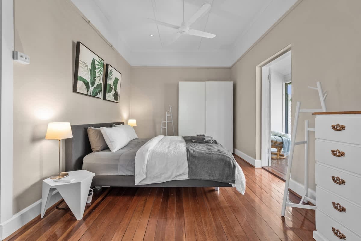 Furnished 1 Bedroom Apartment in New Farm