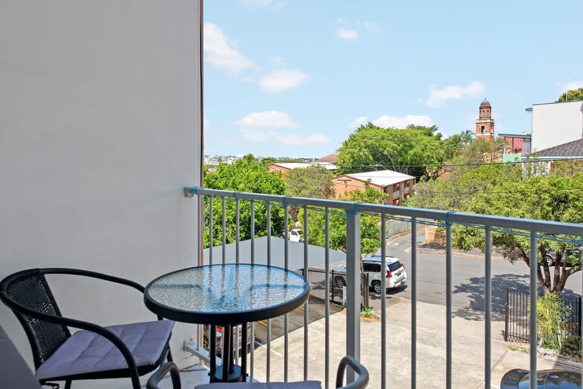 Furnished 2 Bedroom Apartment in New Farm