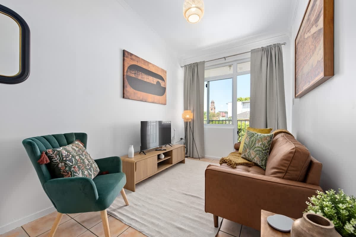 Furnished 2 Bedroom Apartment in New Farm