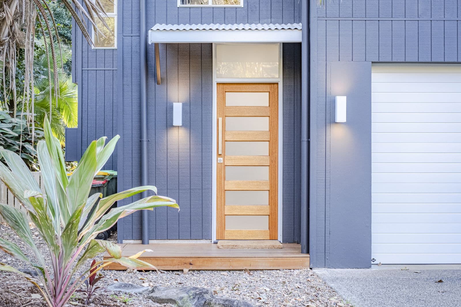 Furnished 5 Bedroom House in MacMasters Beach
