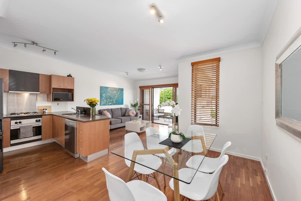Furnished 1 Bedroom Apartment in New Farm