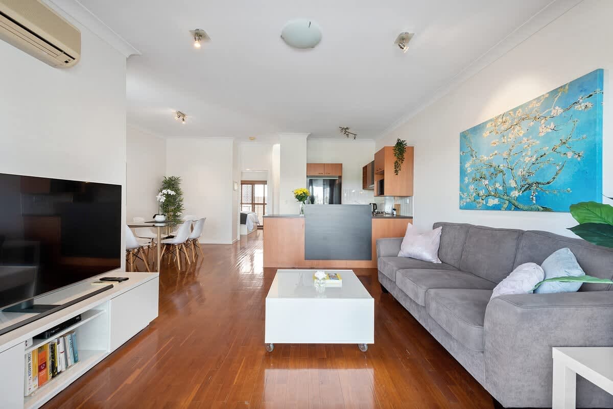 Furnished 1 Bedroom Apartment in New Farm
