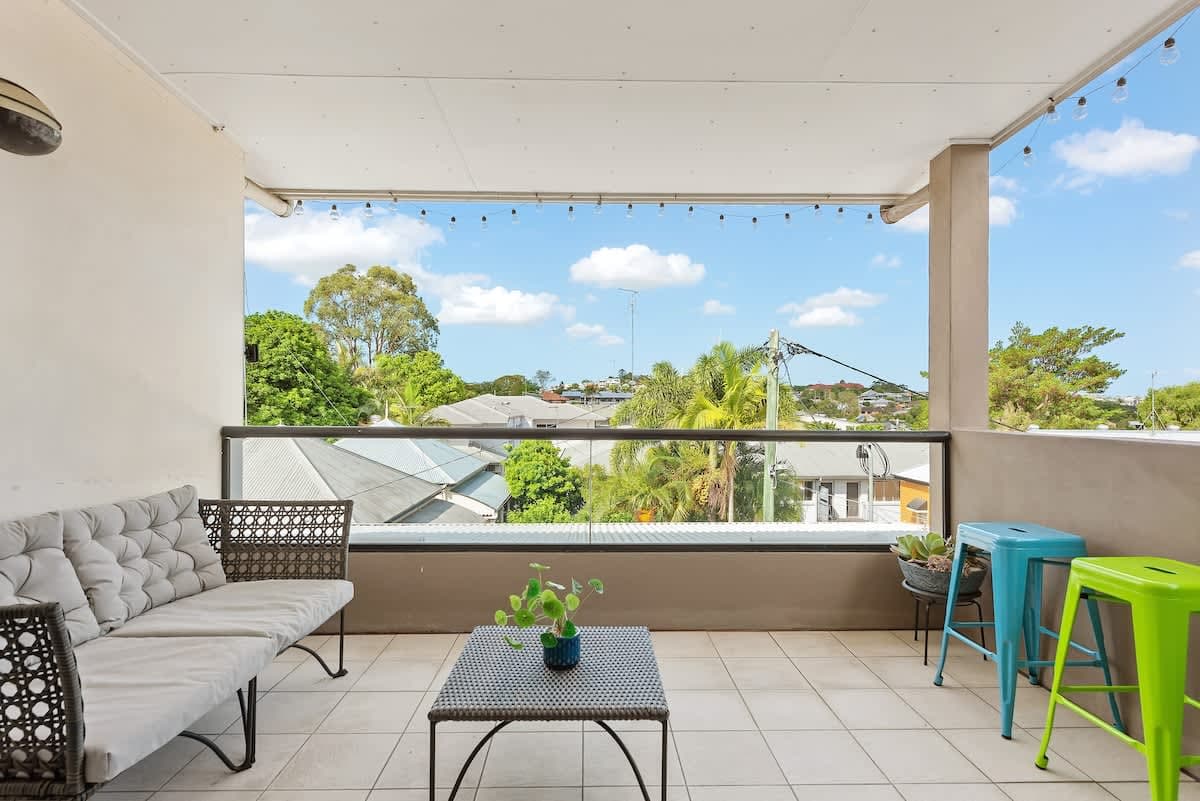 Furnished 1 Bedroom Apartment in New Farm