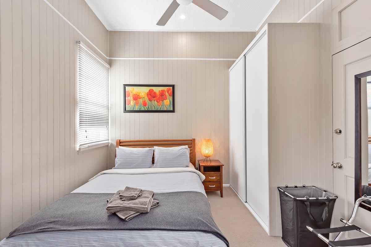 Furnished 1 Bedroom Apartment in New Farm