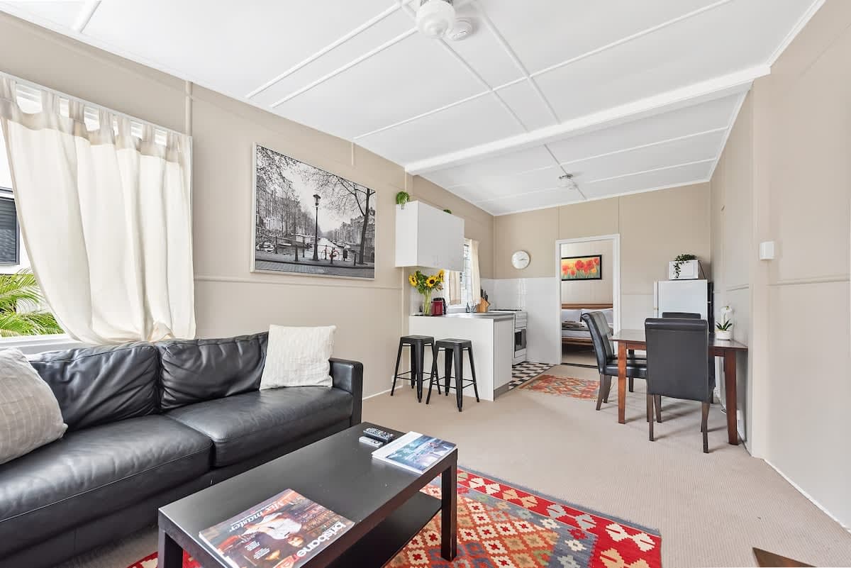 Furnished 1 Bedroom Apartment in New Farm
