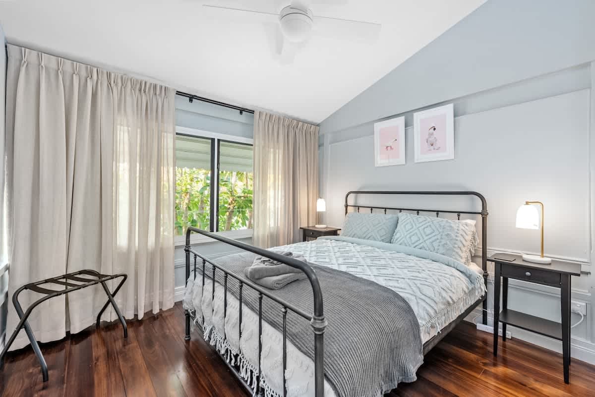 Furnished 1 Bedroom Apartment in New Farm