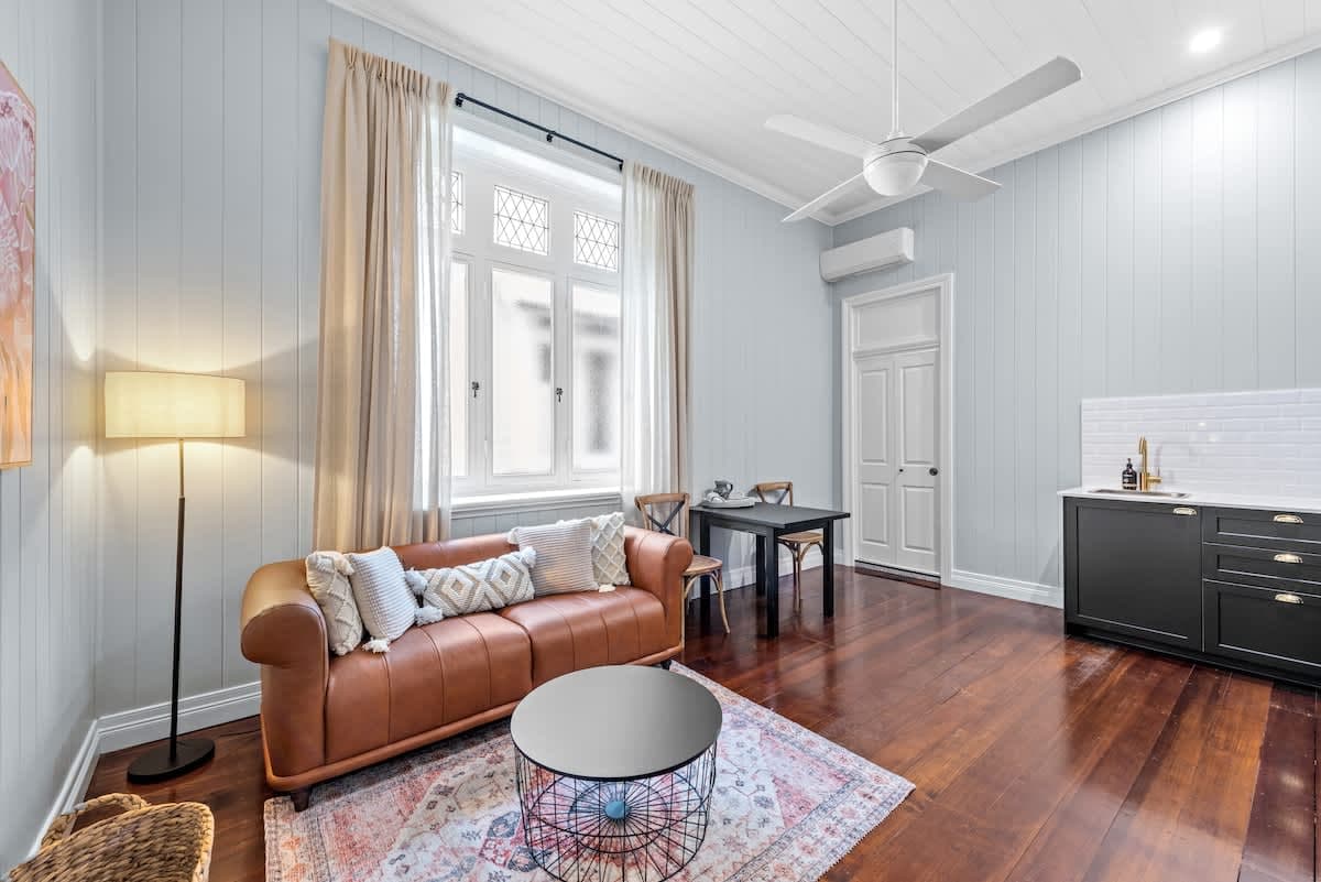 Furnished 1 Bedroom Apartment in New Farm