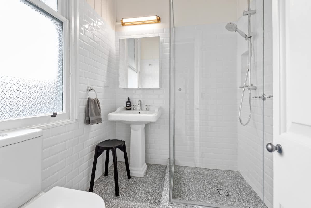 Furnished 1 Bedroom Apartment in New Farm