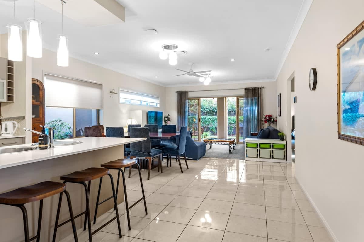 Furnished 3 Bedroom House in Taringa