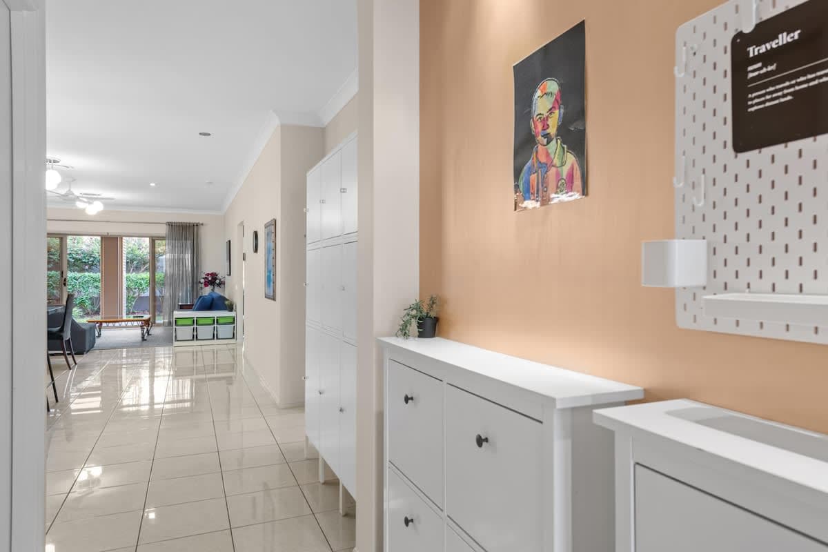Furnished 3 Bedroom House in Taringa