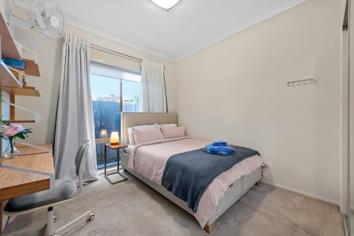 Furnished 3 Bedroom House in Taringa