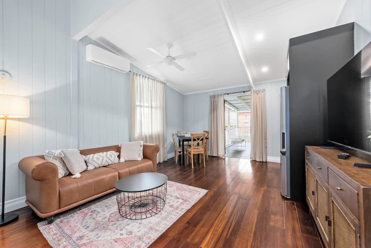 Furnished 2 Bedroom Apartment in New Farm