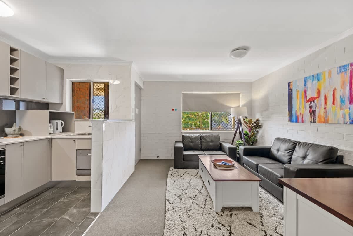 Furnished 1 Bedroom Apartment in New Farm