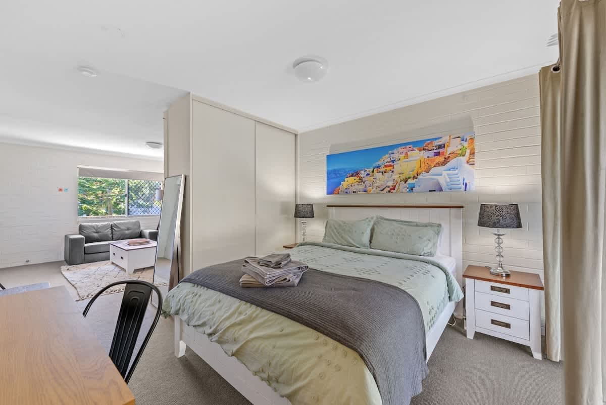 Furnished 1 Bedroom Apartment in New Farm