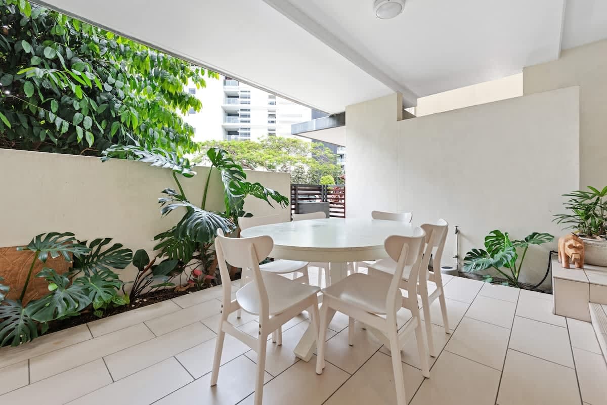 Furnished 2 Bedroom Apartment in Teneriffe