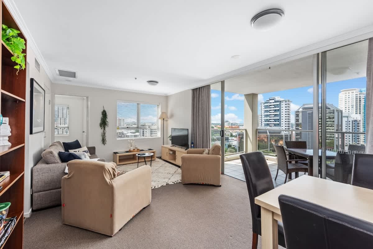 Furnished 2 Bedroom Apartment in Brisbane City