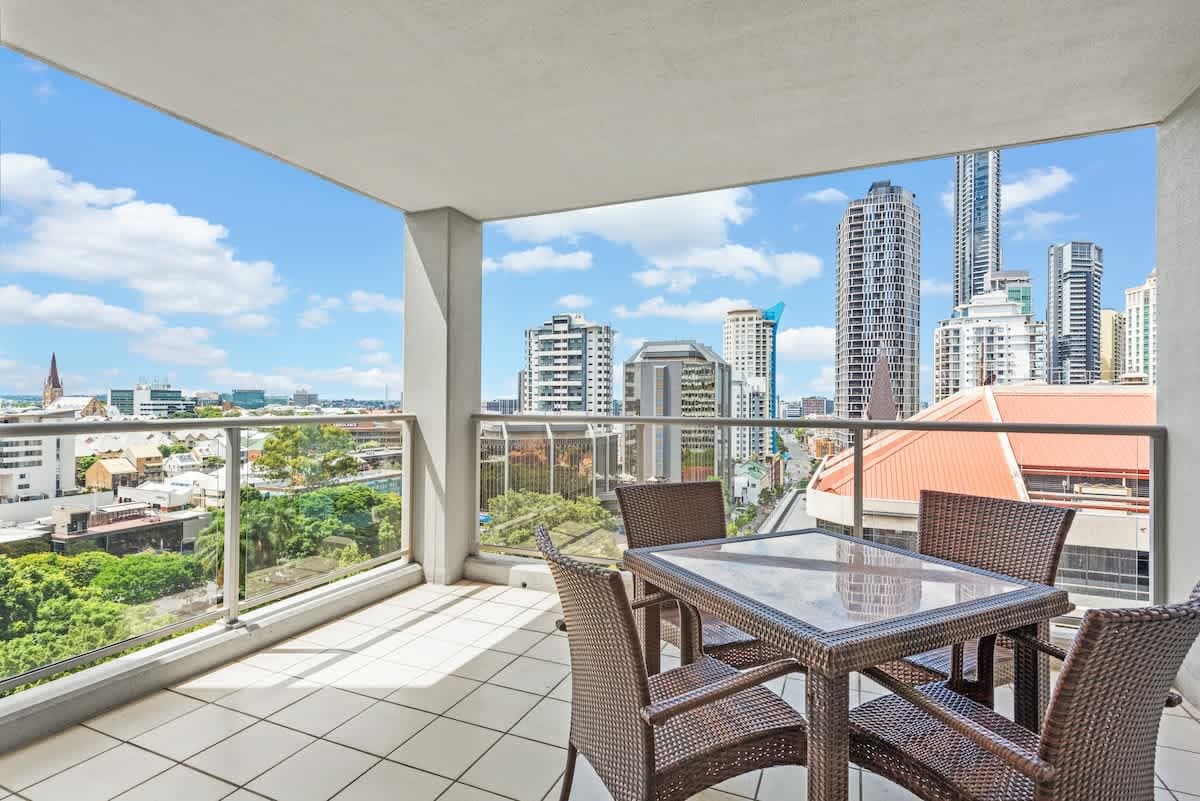 Furnished 2 Bedroom Apartment in Brisbane City