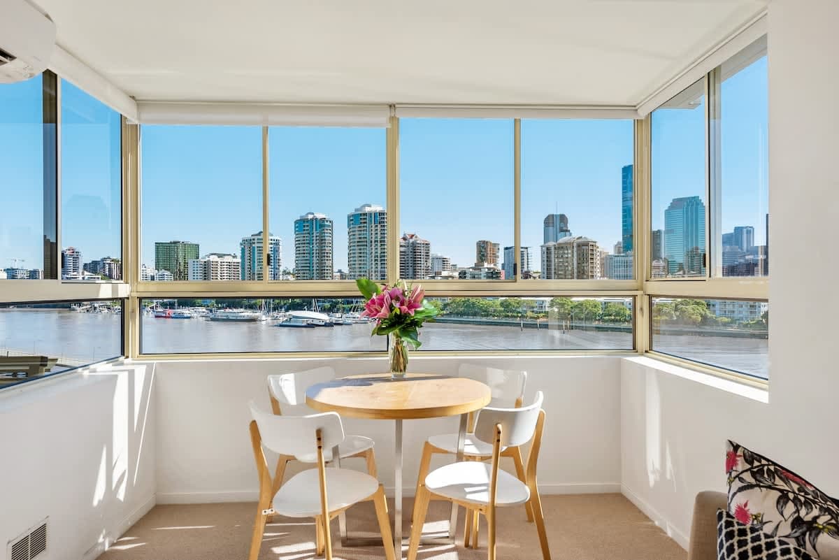 Furnished 1 Bedroom Apartment in New Farm