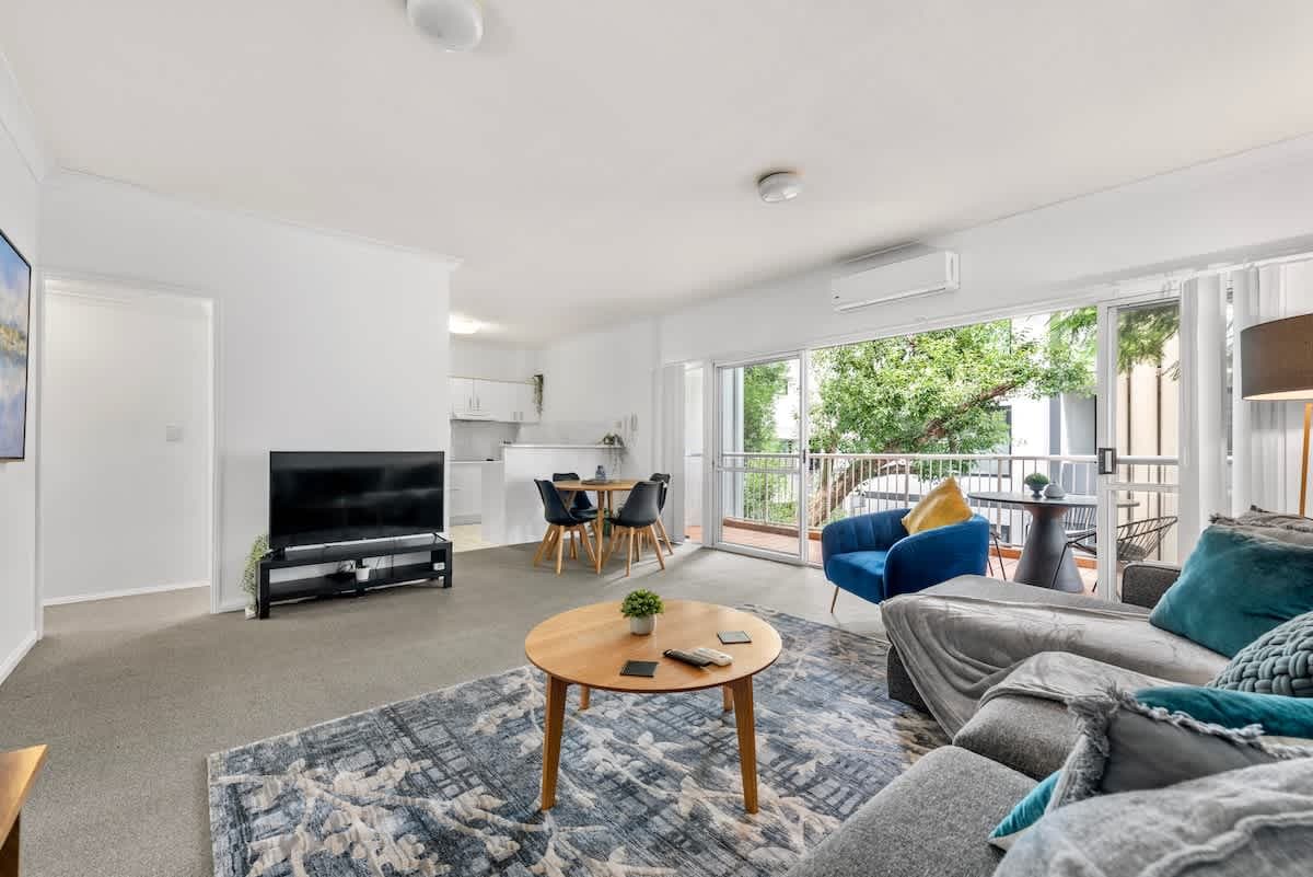 Furnished 2 Bedroom Apartment in Indooroopilly