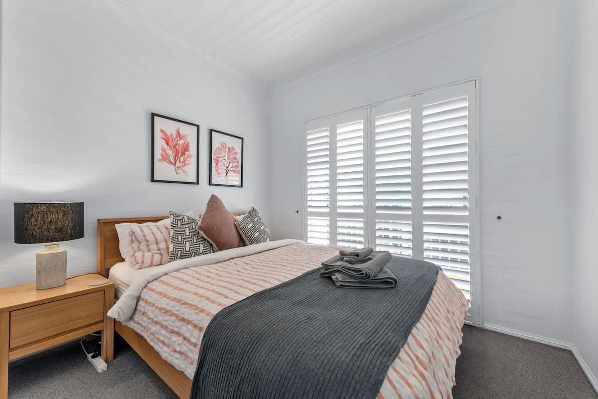 Furnished 2 Bedroom Apartment in Indooroopilly