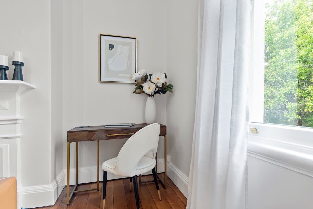 Furnished 1 Bedroom Apartment in New Farm