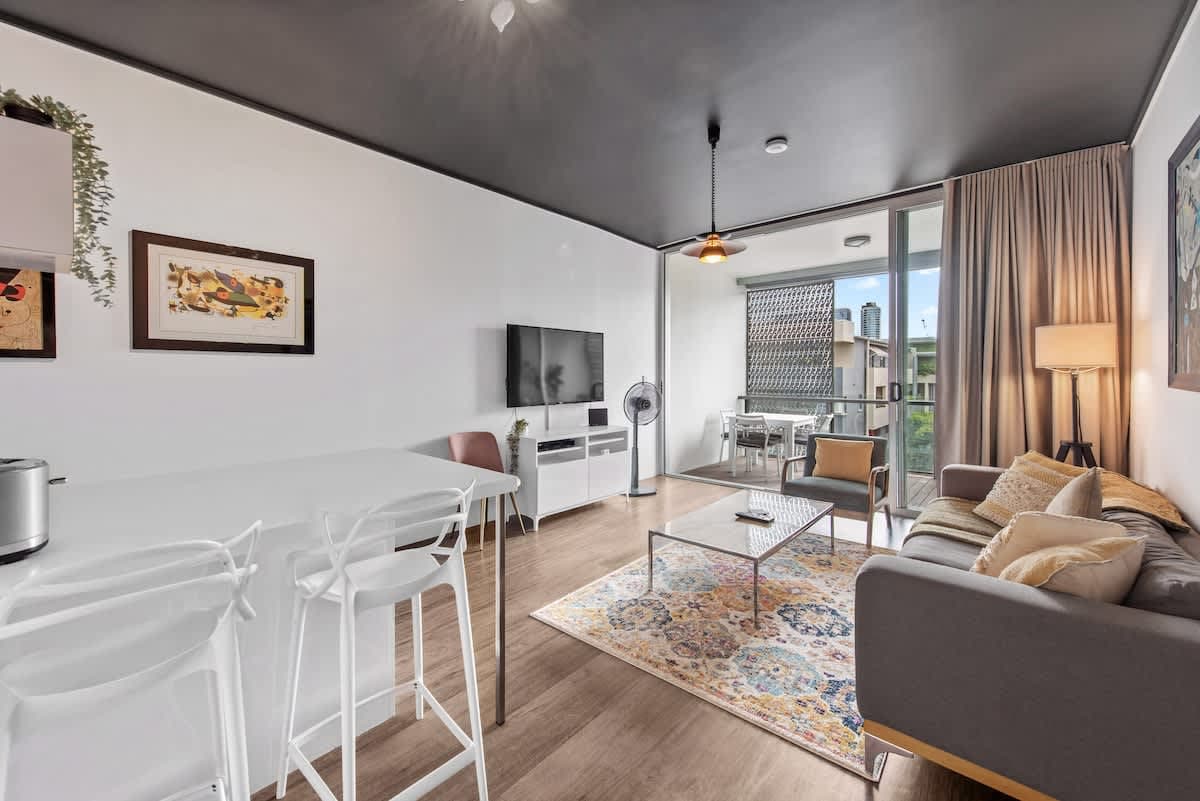 Furnished 1 Bedroom Apartment in Fortitude Valley