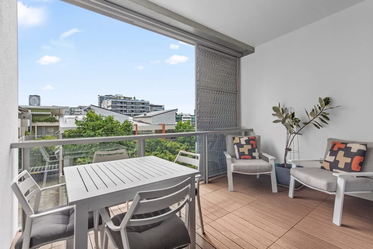 Furnished 1 Bedroom Apartment in Fortitude Valley