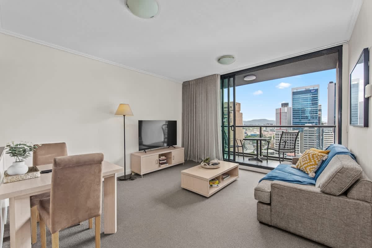 Furnished 1 Bedroom Apartment in Brisbane City