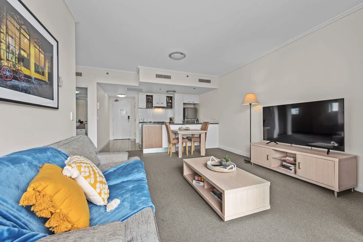 Furnished 1 Bedroom Apartment in Brisbane City