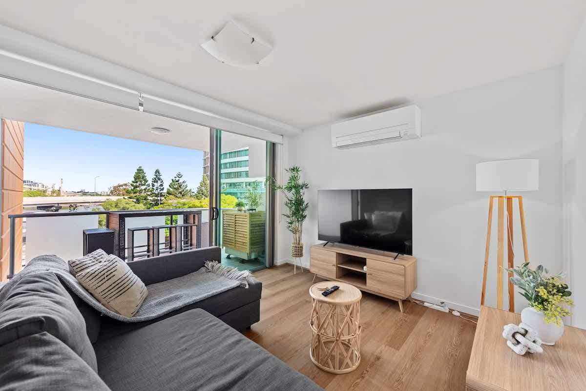 Furnished 3 Bedroom Apartment in Brisbane City