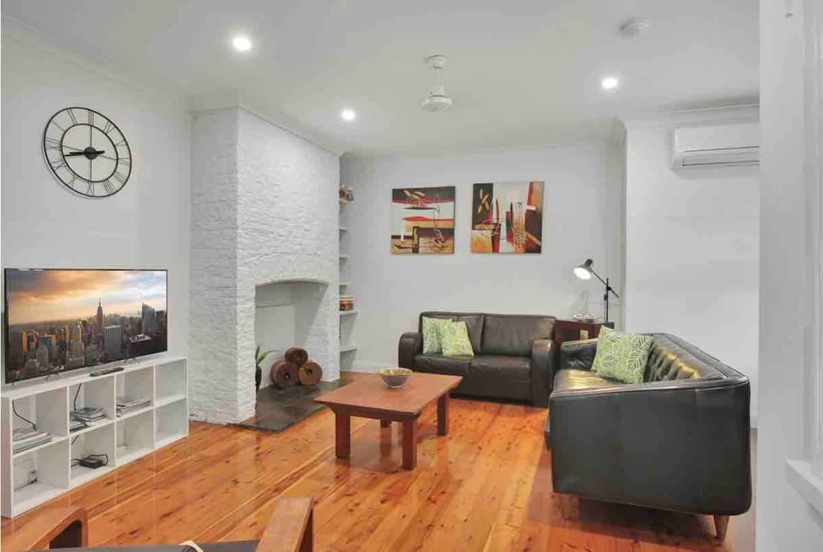 Furnished 4 Bedroom House in Woolloongabba