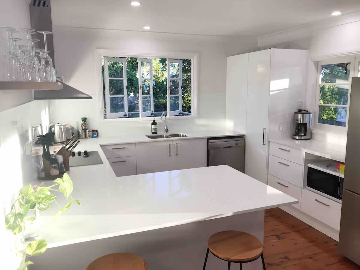 Furnished 4 Bedroom House in Woolloongabba