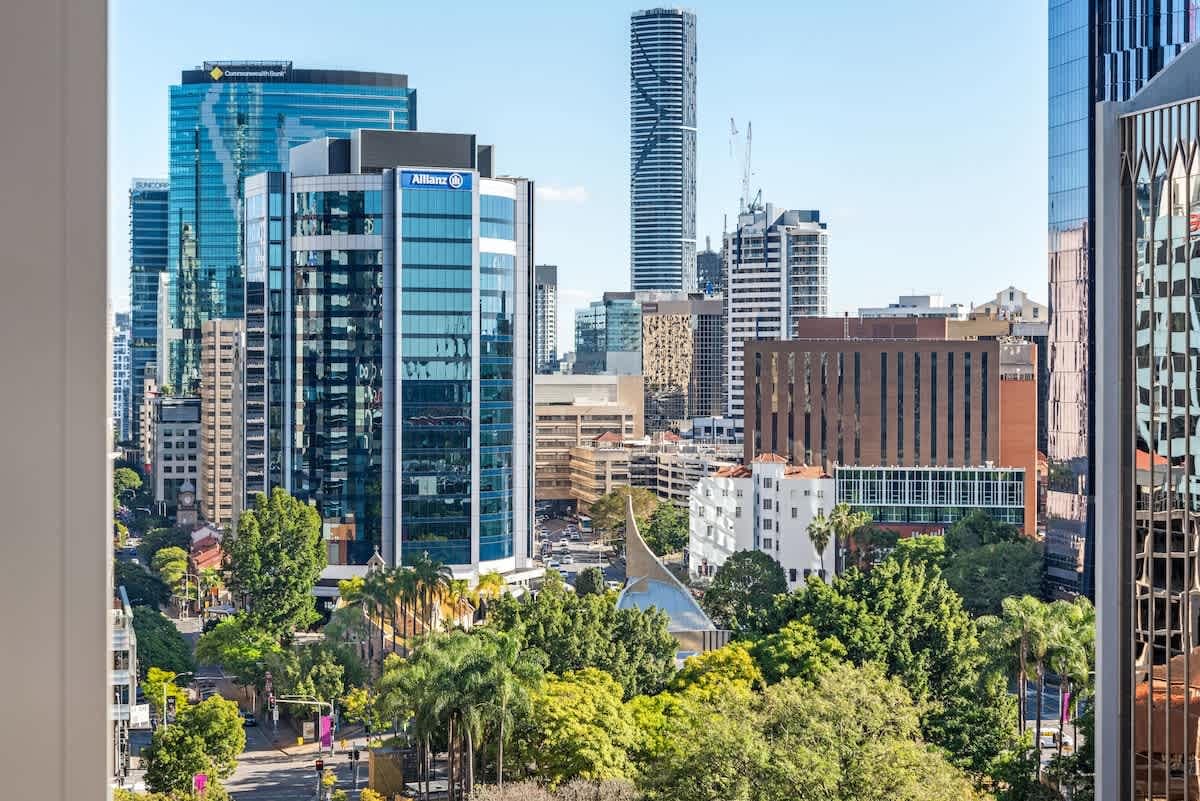 Furnished 1 Bedroom Apartment in Brisbane City