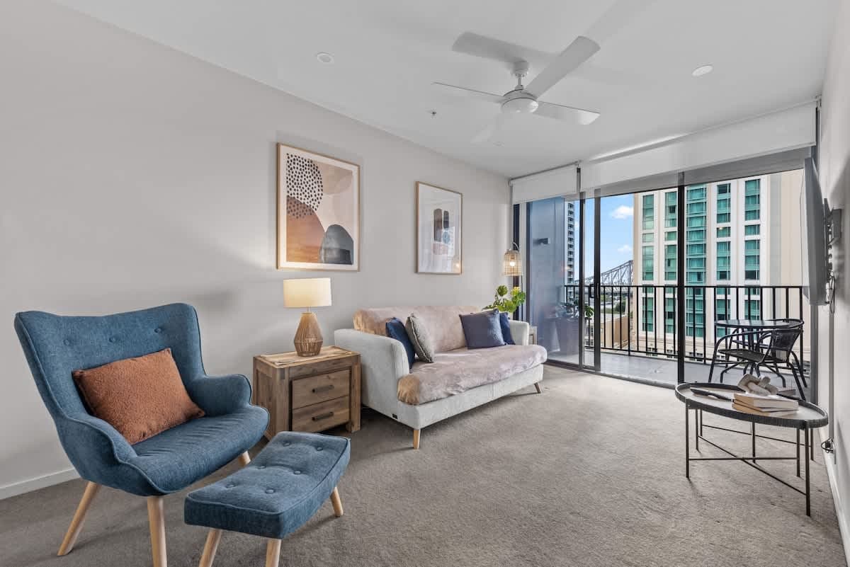 Furnished 1 Bedroom Apartment in Brisbane City