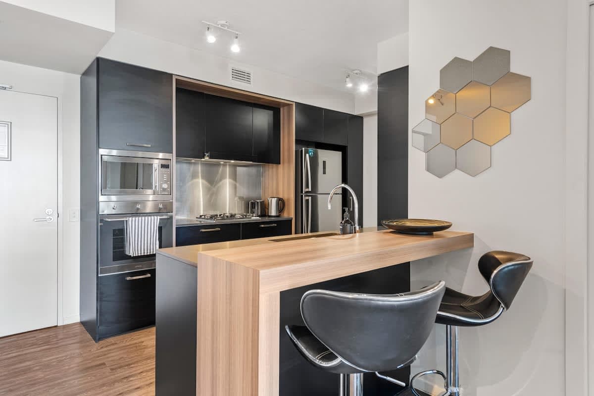 Furnished 1 Bedroom Apartment in South Brisbane