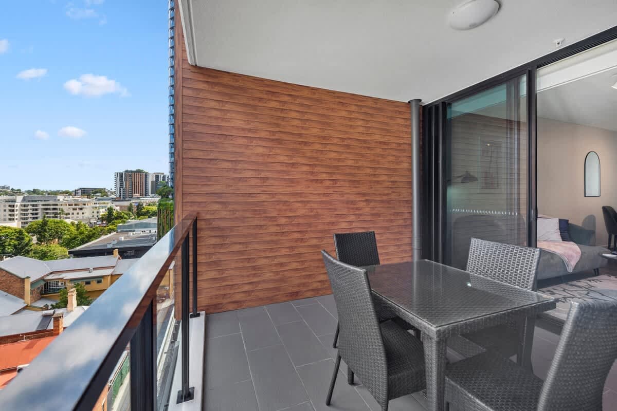 Furnished 1 Bedroom Apartment in South Brisbane