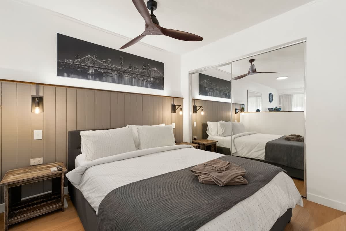 Furnished 1 Bedroom Apartment in Kangaroo Point